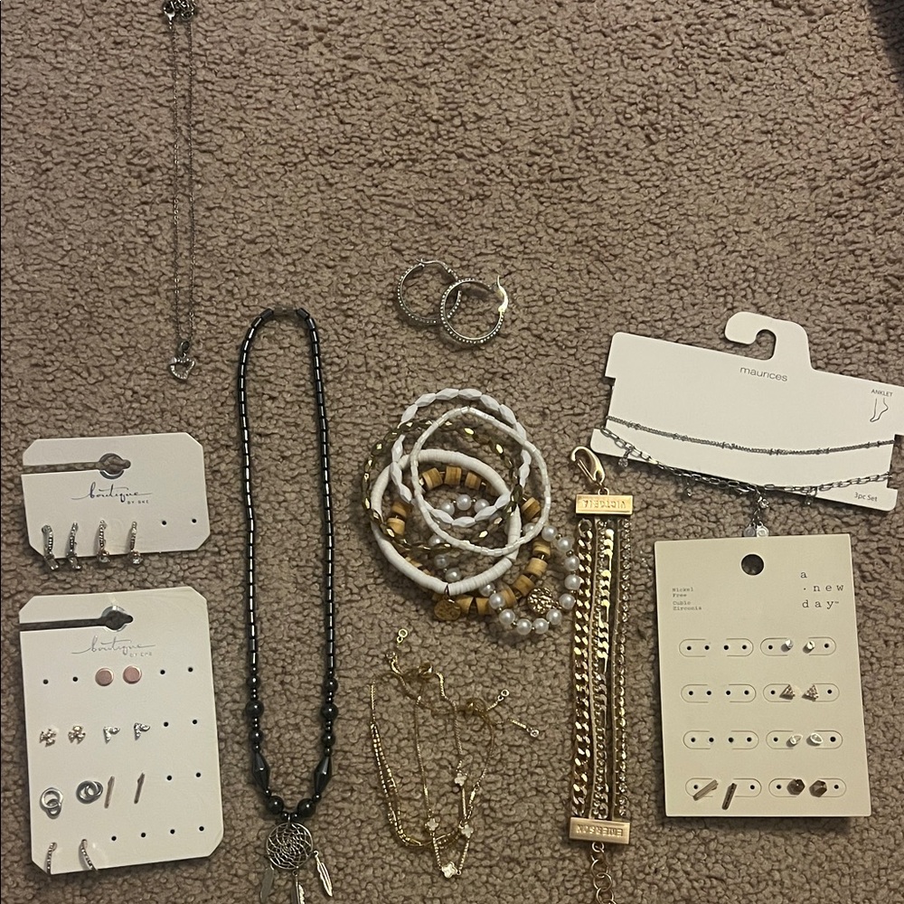 Assortment of jewelry